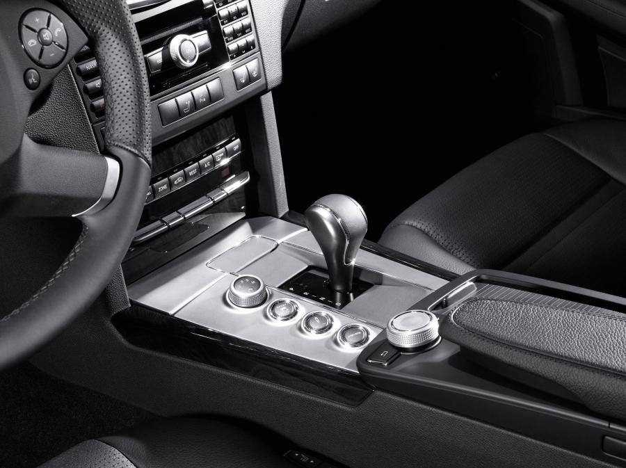  Mercedes-Benz E63 AMG 2009 года  (фото 6 из 26)